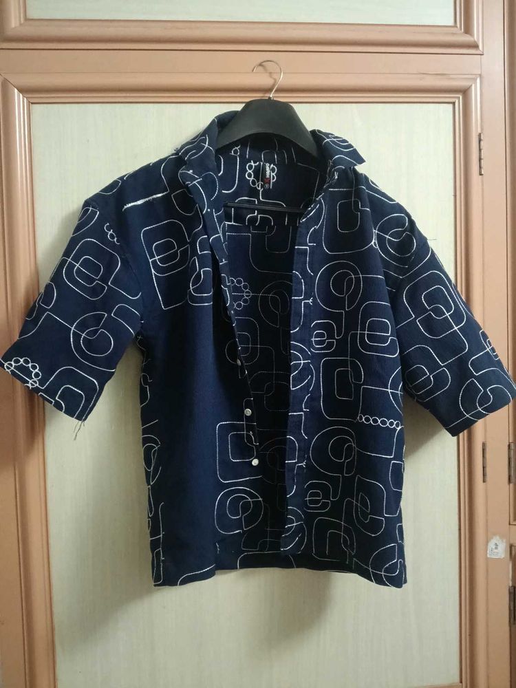 BOXY fit shirt