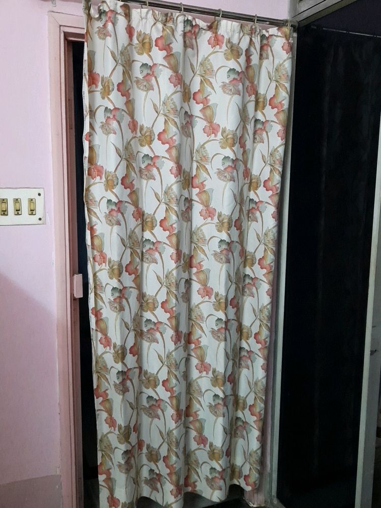 2 Door Curtains And 4 Window Custains