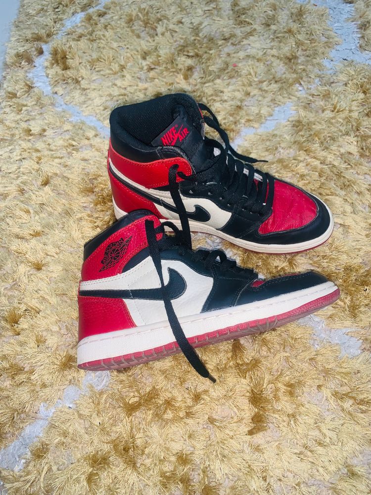 Air Jordan 1 Retro High Bred Toe