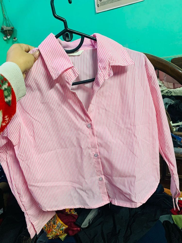 Chic Pink Striped Cropped Shirt