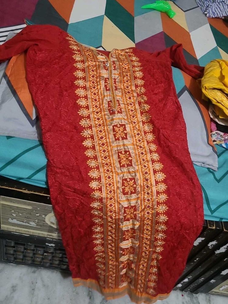 red emdiored kurti