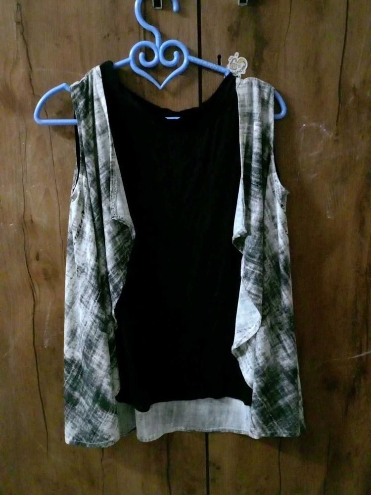 Stylish Sleeveless Top with Printed Overlay