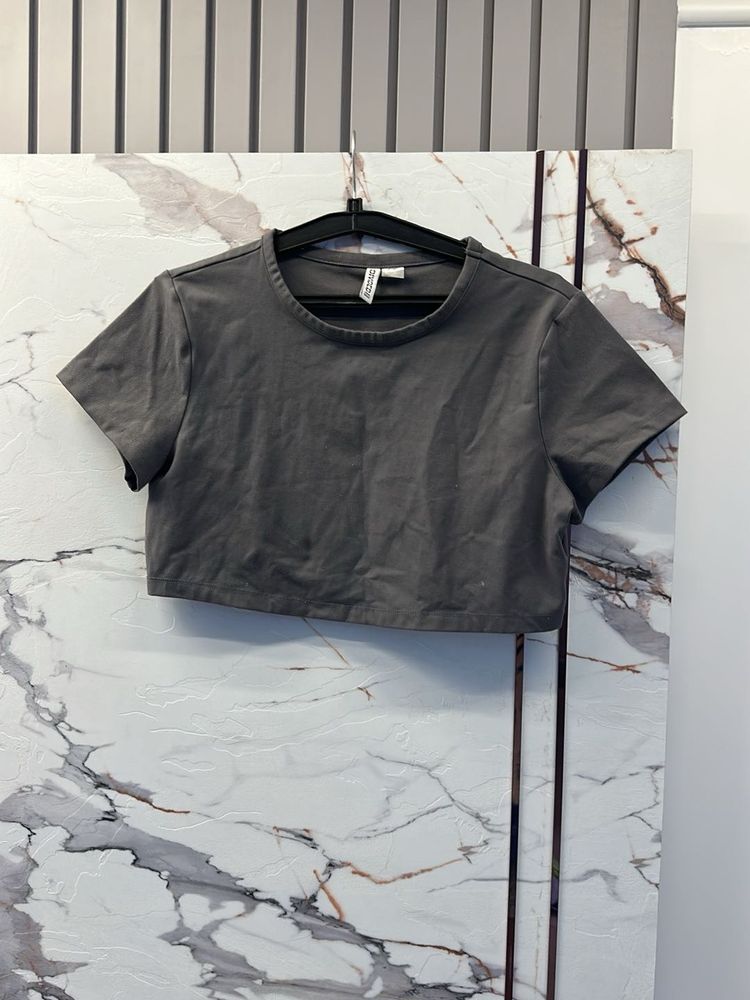 H&amp;M Grey Cropped T-Shirt, L Size- 38