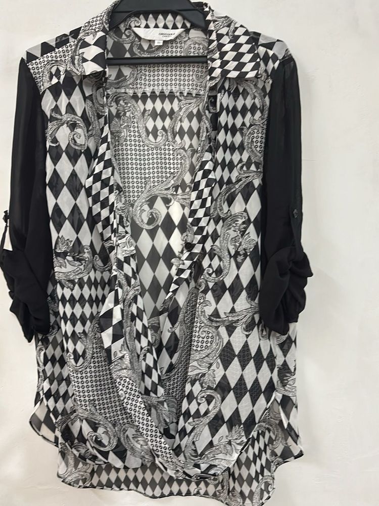 Chic Black &amp; White Patterned Tunic