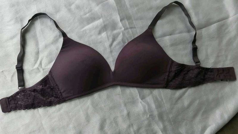 brand new (Zudio)Comfortable Padded Lace Trim Bra