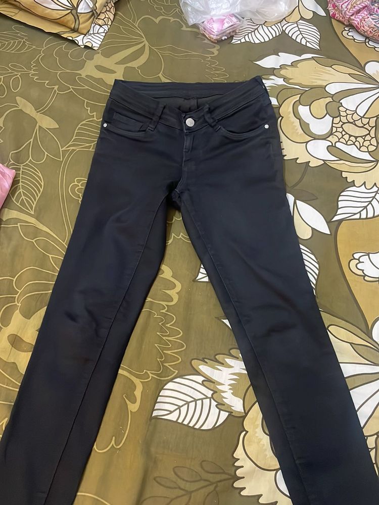 Classic Black Skinny Jeans