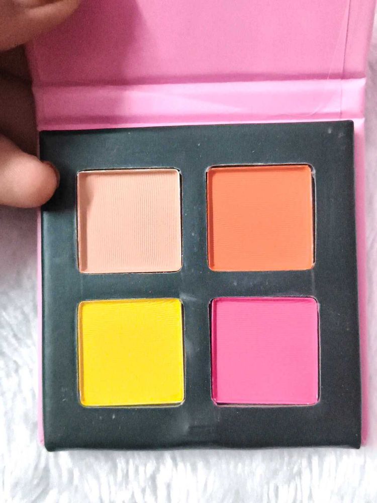 myglamm popxo Vibrant 4-Color Eyeshadow Palette
