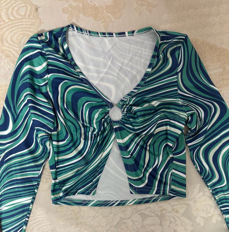 Retro Swirl Print Ring Detail Top - XS