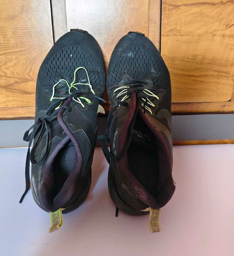 Black Running Shoes