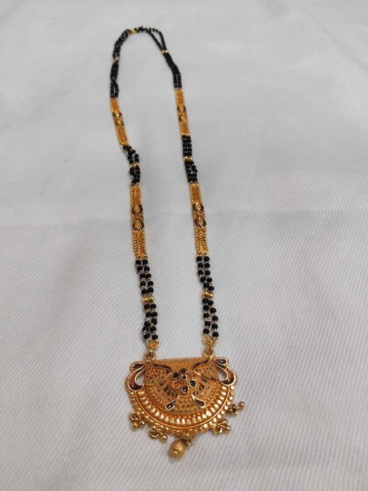 Elegant Gold Mangalsutra