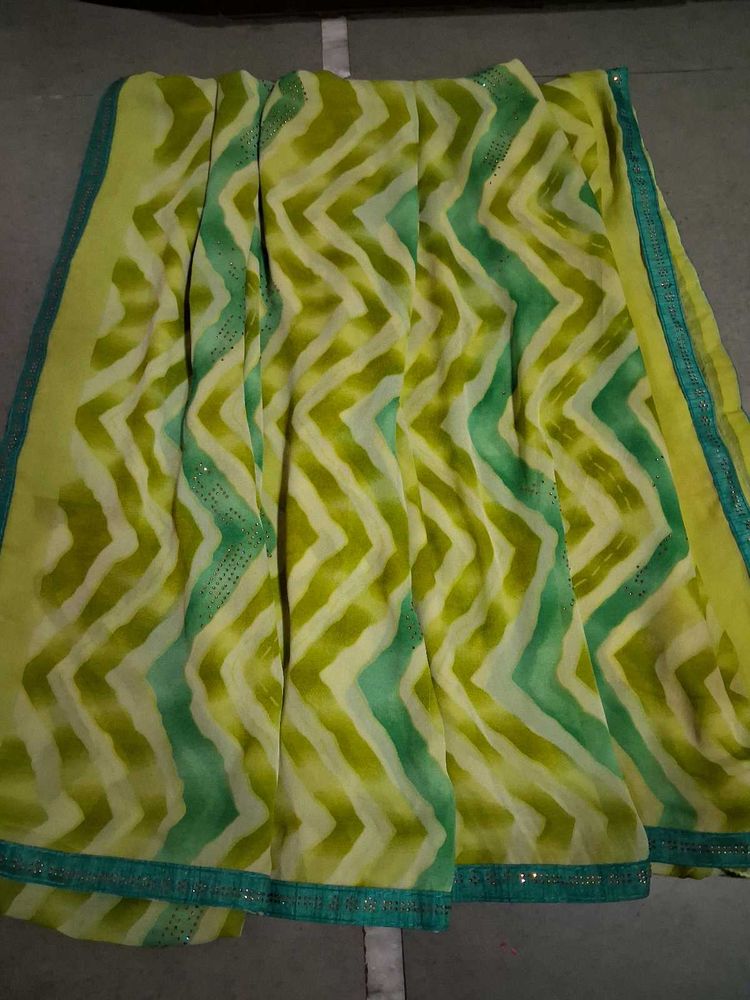 Chic Chevron Print Saree
