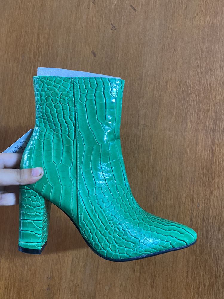 Snake Textutre Green Boots Size 36/38
