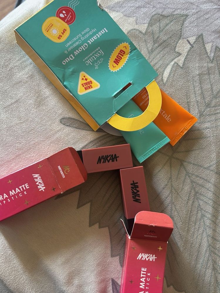 Foxtale Instant Glow Duo &amp; Nykaa Lipsticks