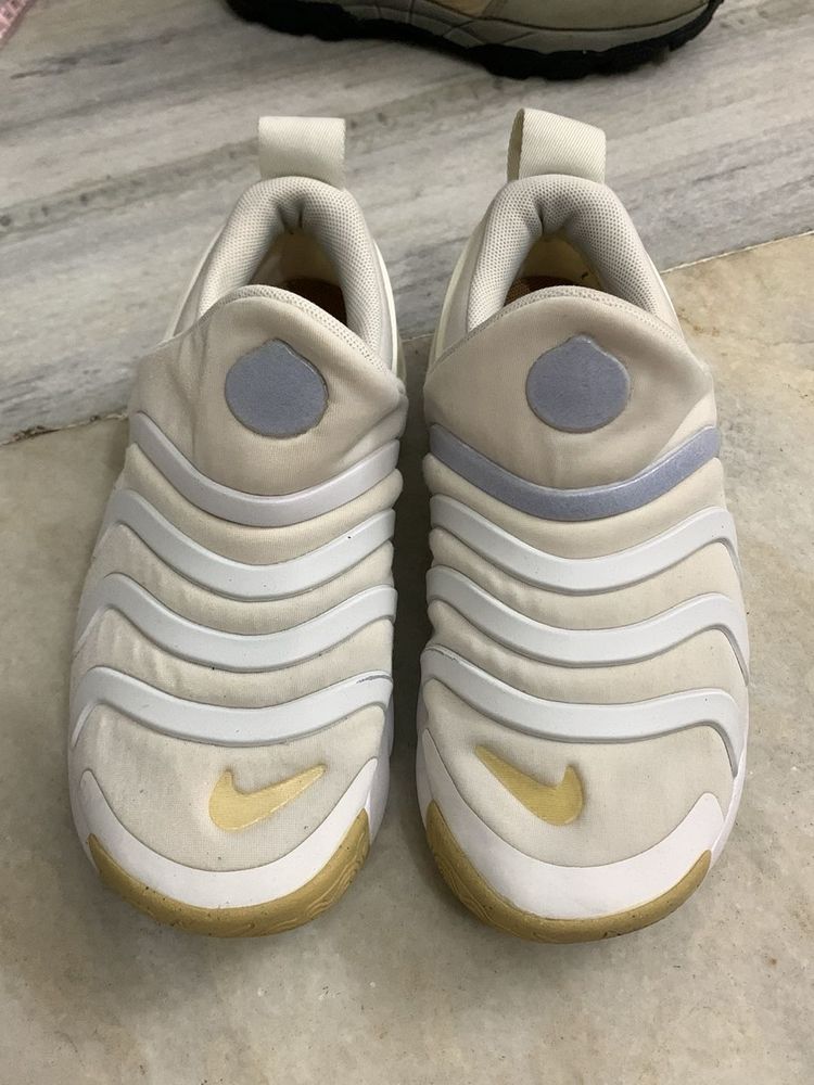 Unisex Cream Nike Slip-On Sneakers