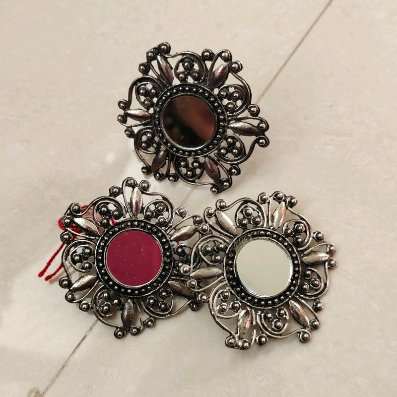 combo of earing and finger ring