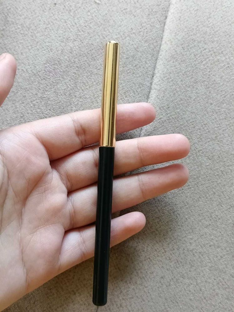 Elegant Gold and Black Eyeliner Pencil