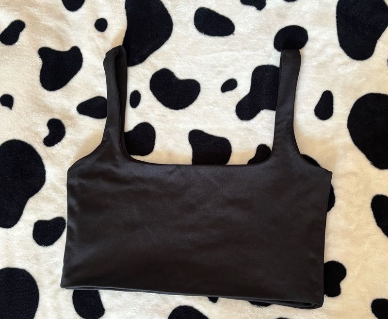black crop top