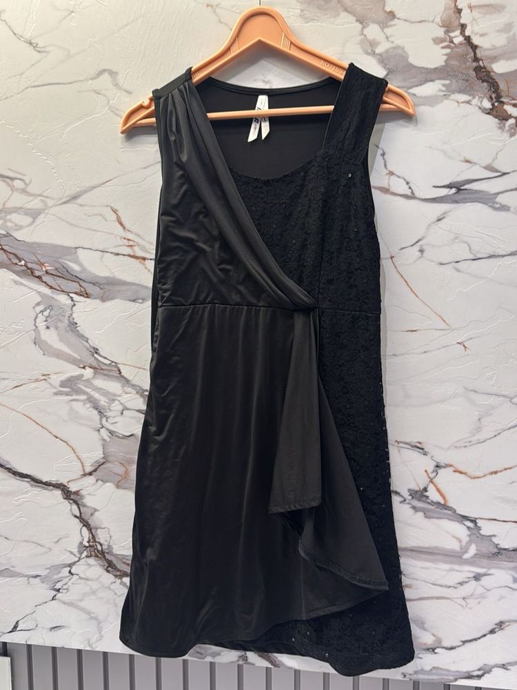 Elegant Black Sleeveless Dress