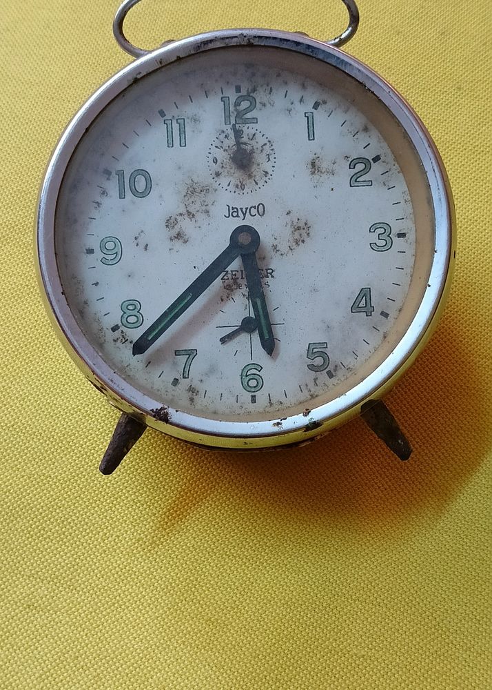 Not Working Table Clock Old.