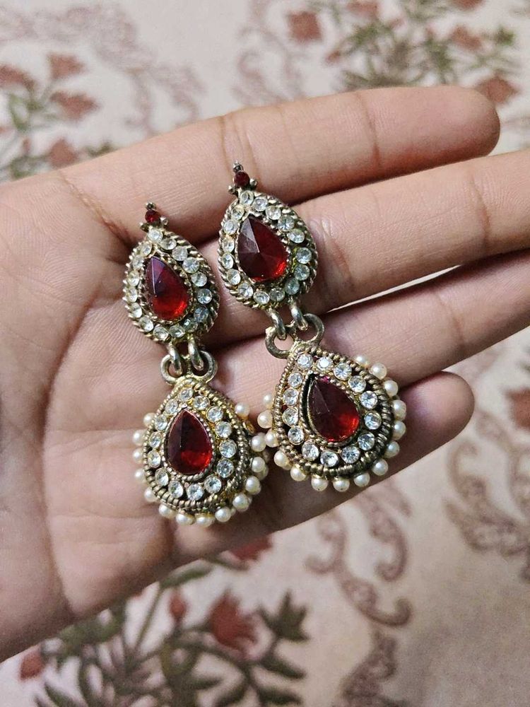 Elegant Red &amp; White Stone Earrings