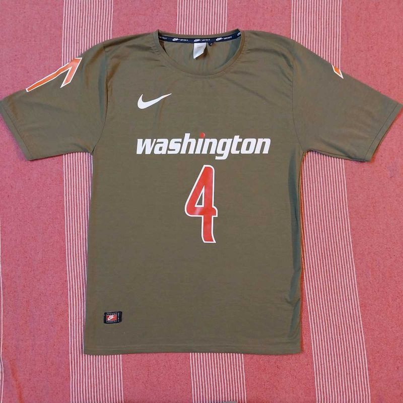 Nike Drop Shoulder Tshirt