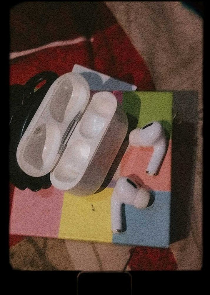 Earbuds 🤍