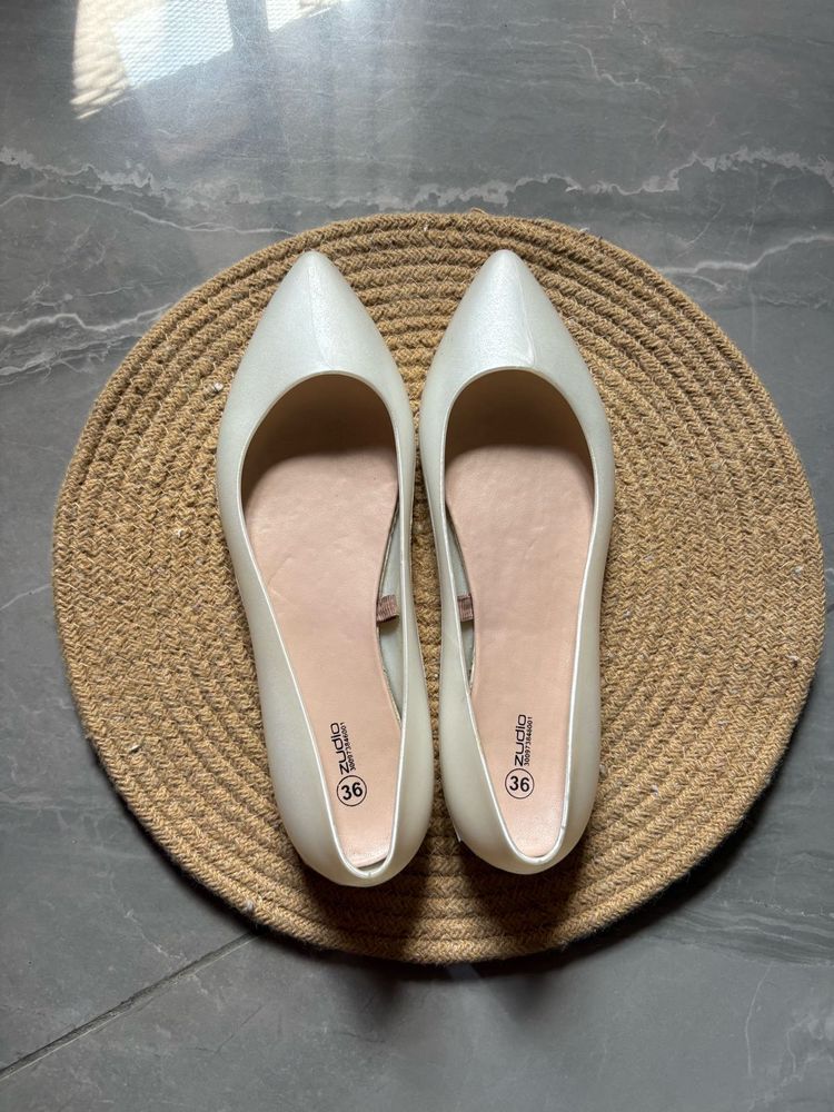 Elegant White Ballet Flats