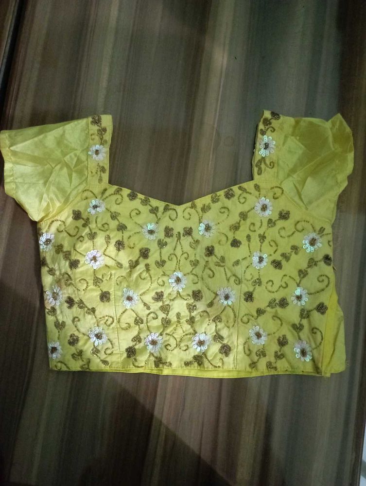 Beautiful Yellow &amp; White Ethnic Gown