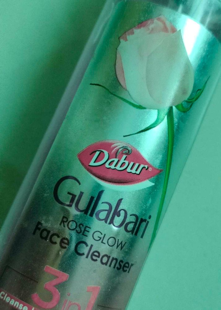 Dabur Gulabari Face Cleanser