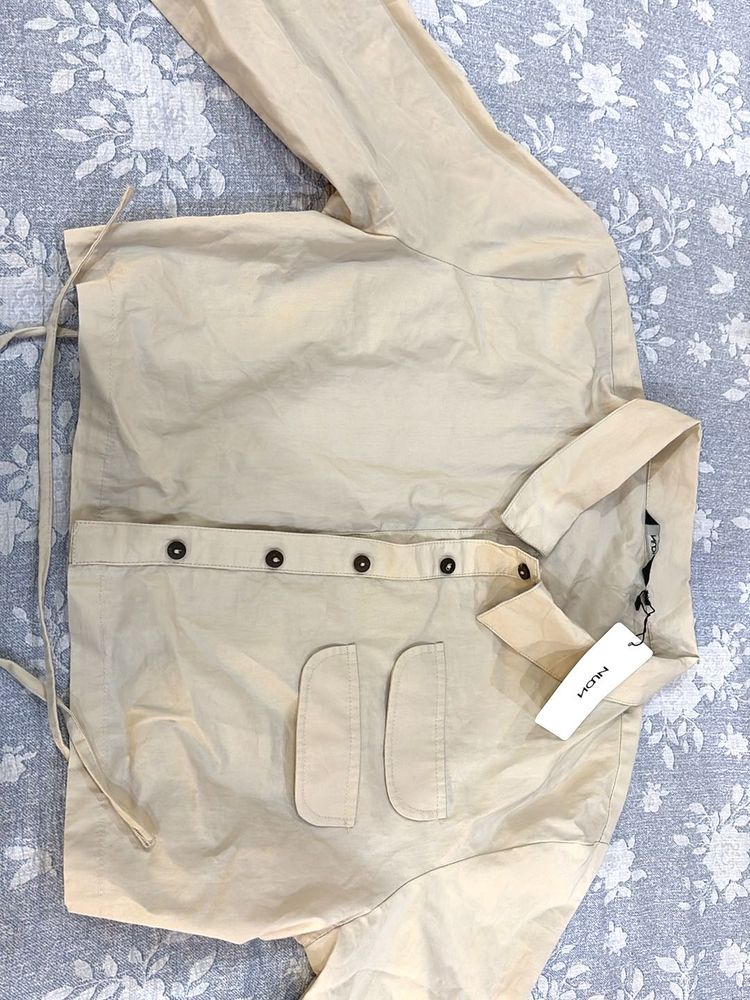 Stylish Beige Button-Up Crop Top