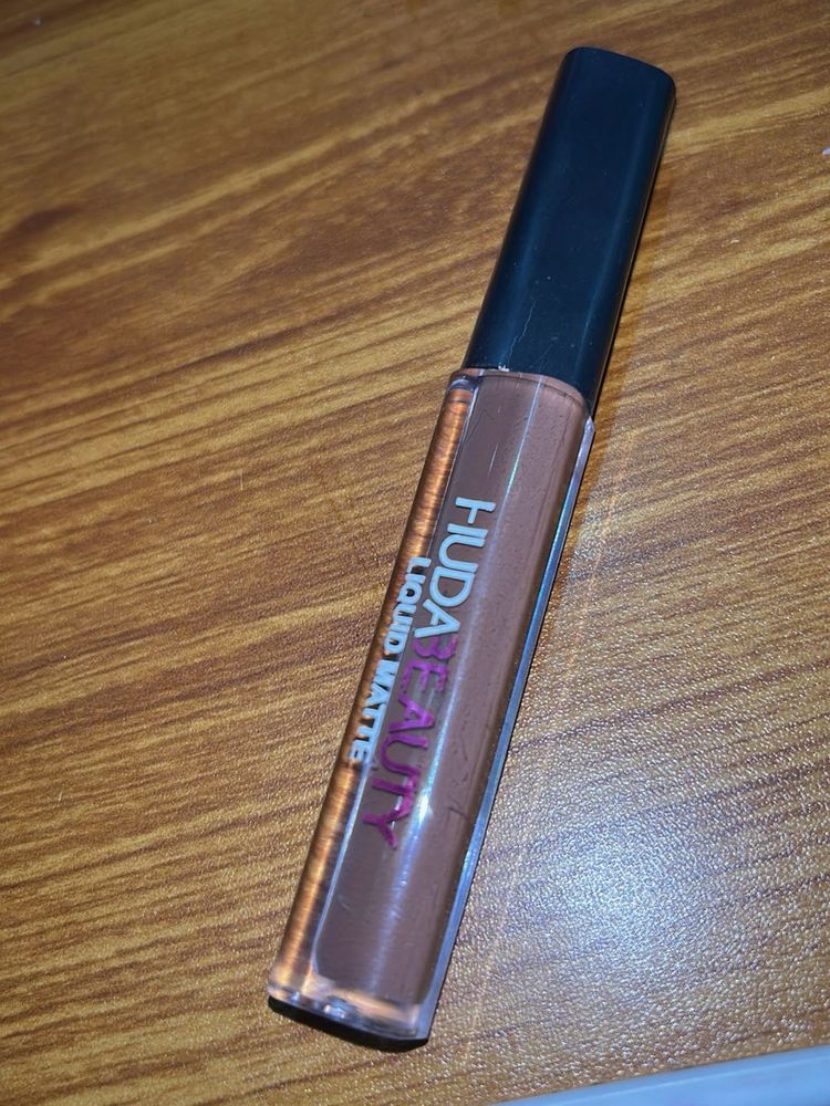 Huda Beauty Liquid Matte Lipstick