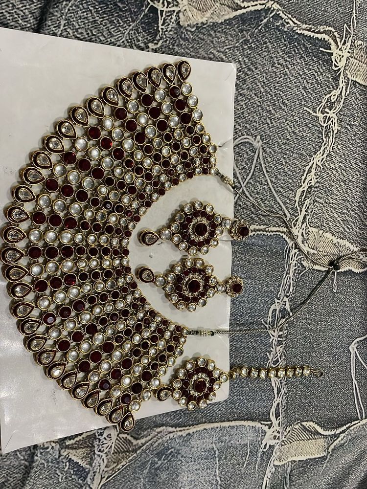 Exquisite Kundan Necklace Set