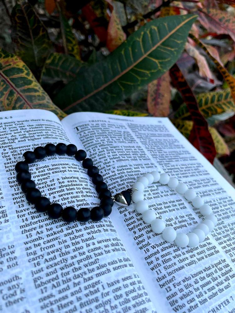 Couple Beaded Bracelets - Black &amp; White