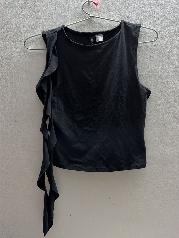 Black Sleeveless Ruffle Detail Top