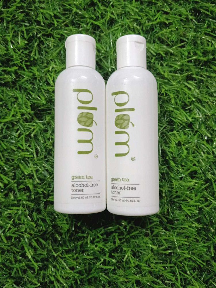 Plum Green Tea Alcohol Freeup Toner