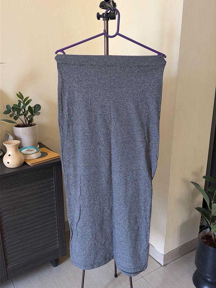 Gray stretchable Skirt