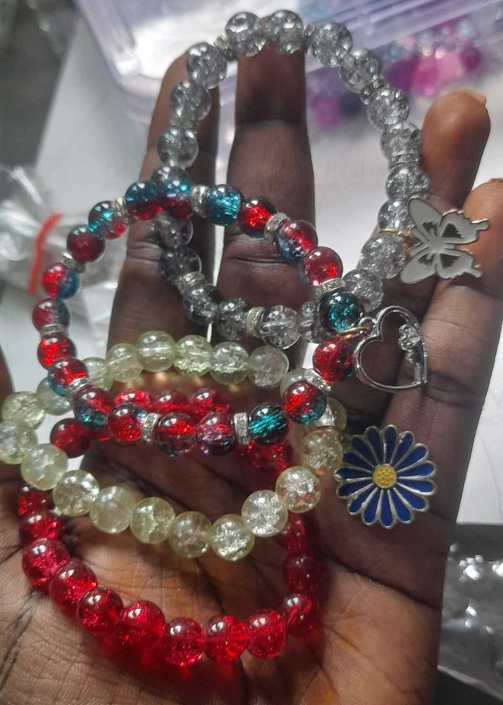 Charming Beaded Bracelet Set ( 5 )