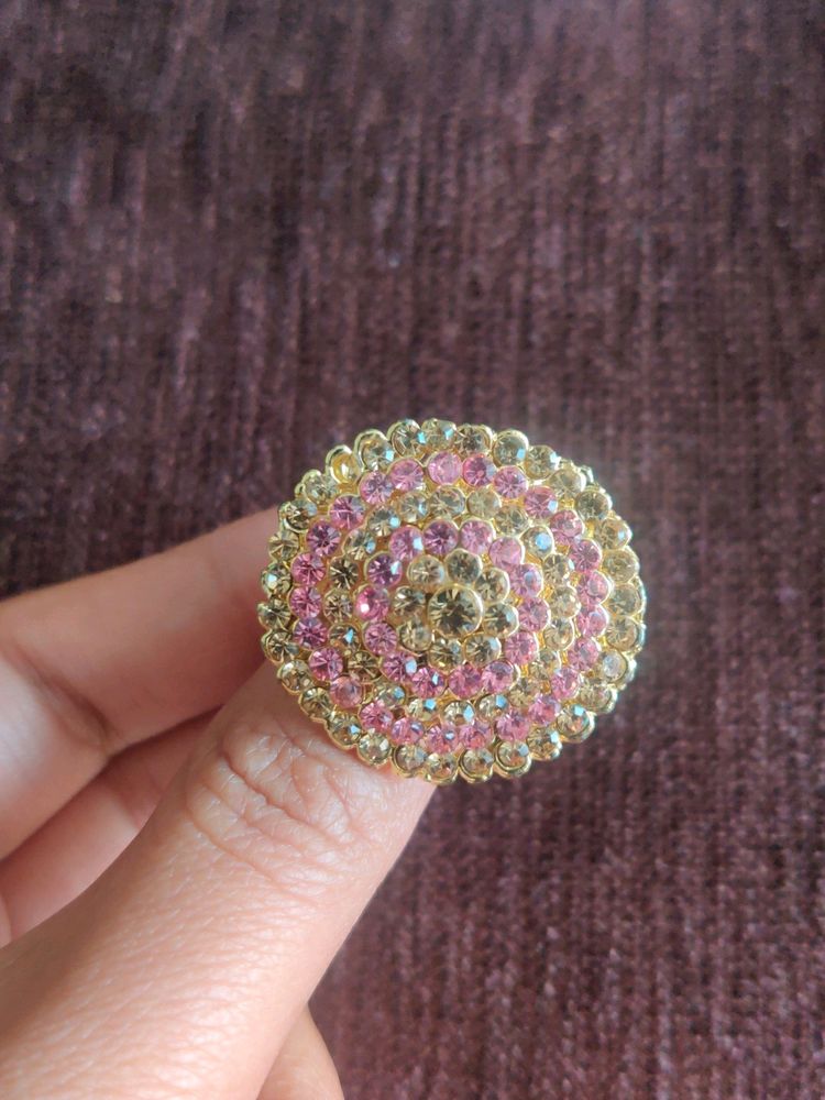 Cocktail Ring Golden And Pink Color