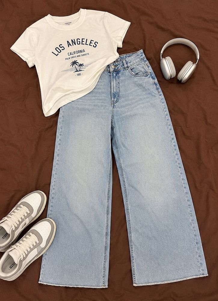 Light Wash Wide Leg Jeans