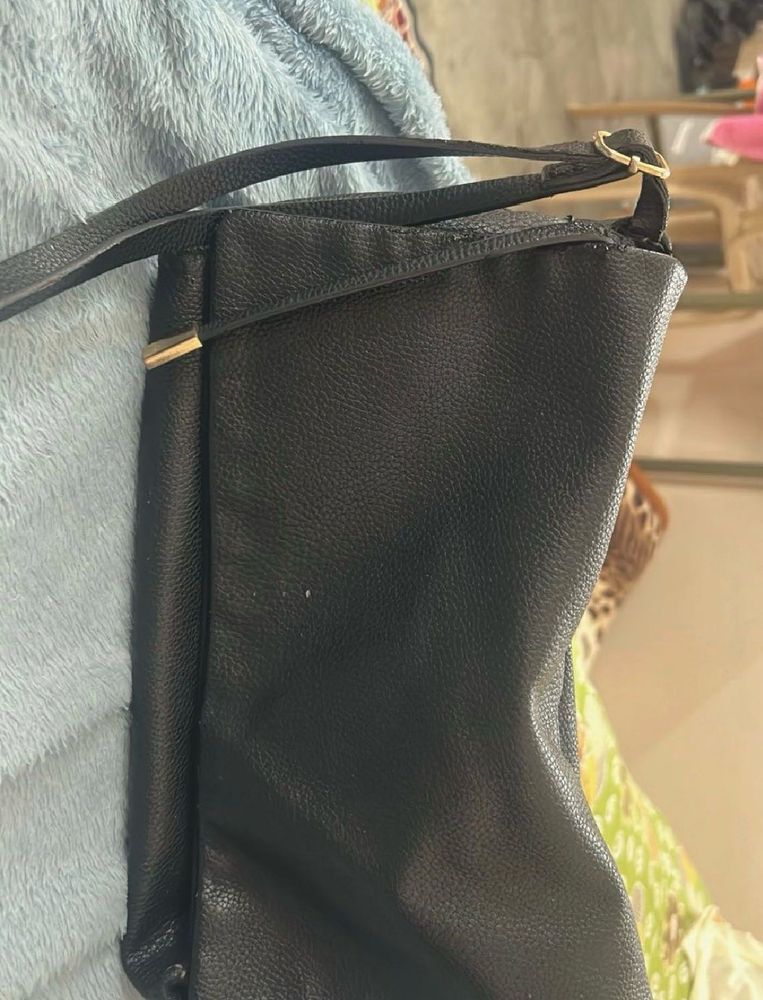 H&amp;M Chic Black Faux Leather Crossbody Bag