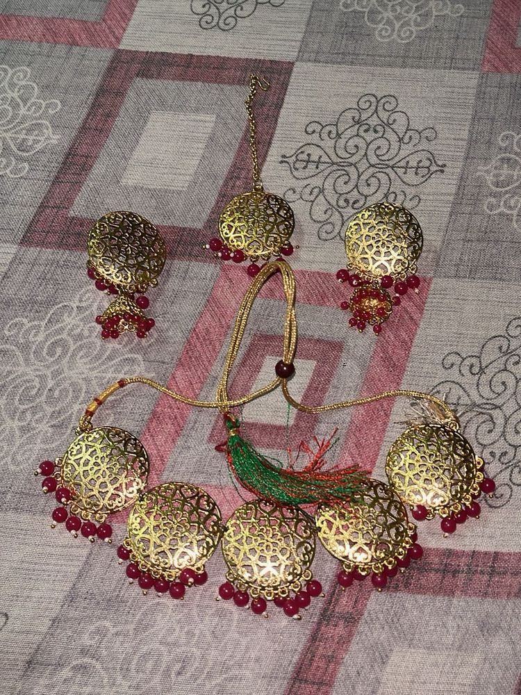Traditional Gold &amp; hot pink Jewellery Set