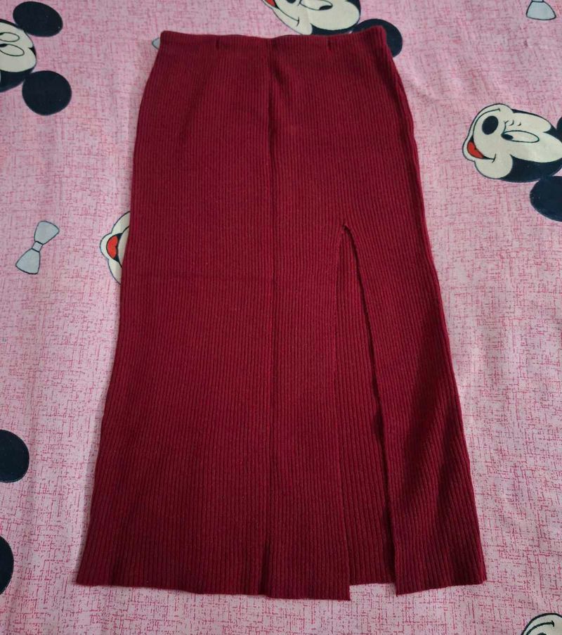 Ribbed Midi Skirt with Slit