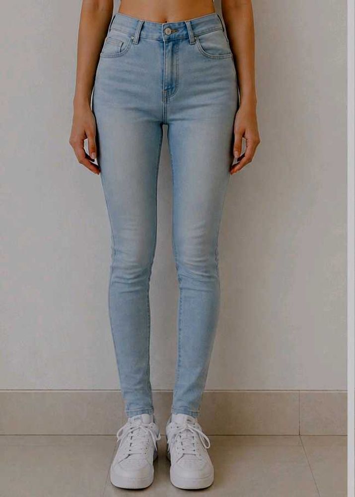 Light Wash Skinny Jeans