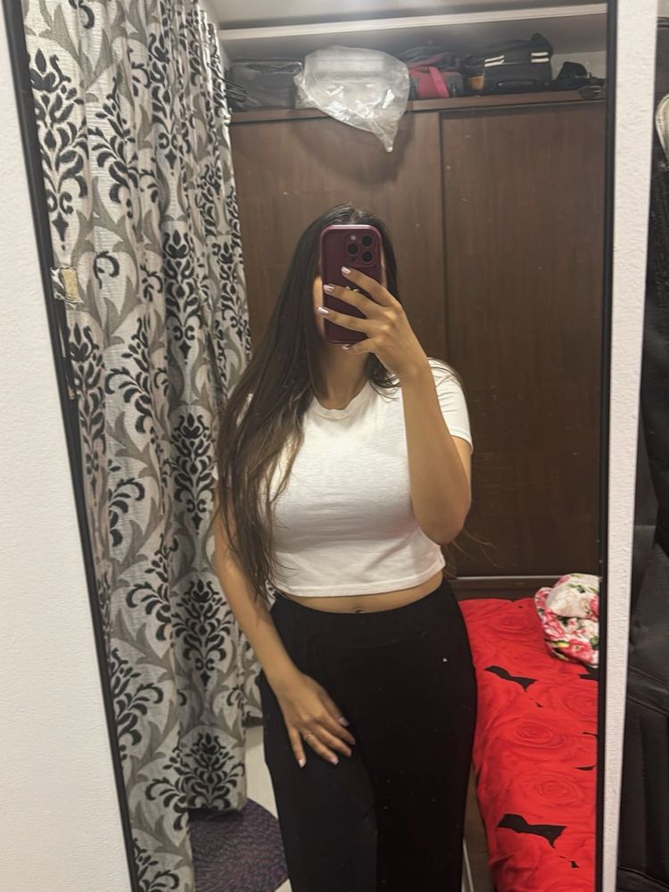 white chic crop top