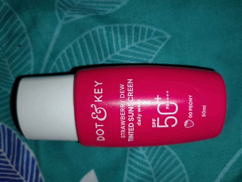 DOT &amp; KEY Tinted Sunscreen SPF 50 PA+++