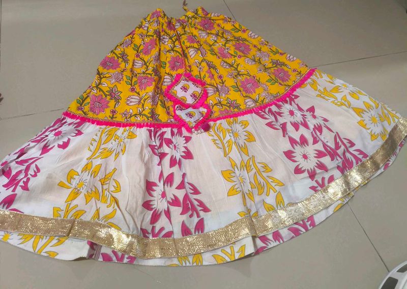 Vibrant Floral Print Skirt