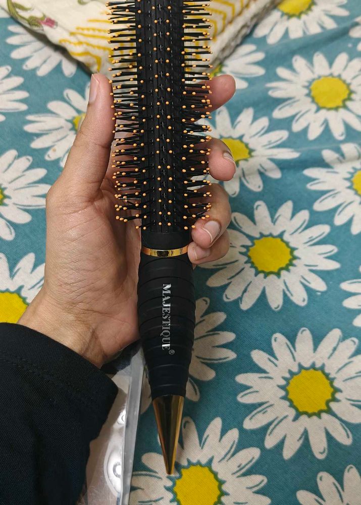 Majestique Round Hair Brush