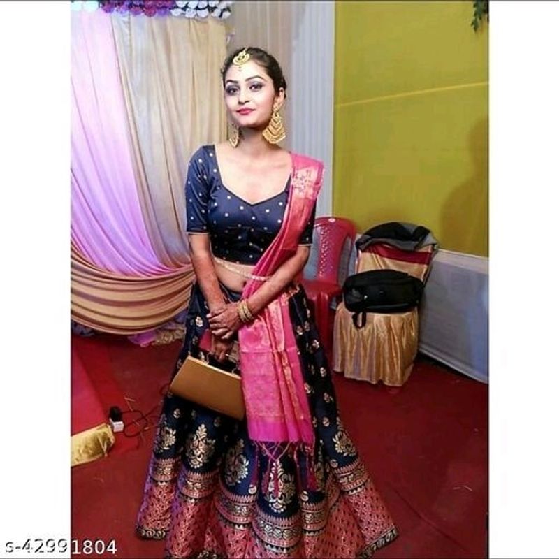 silk lehanga only 1 time wear fully stiched