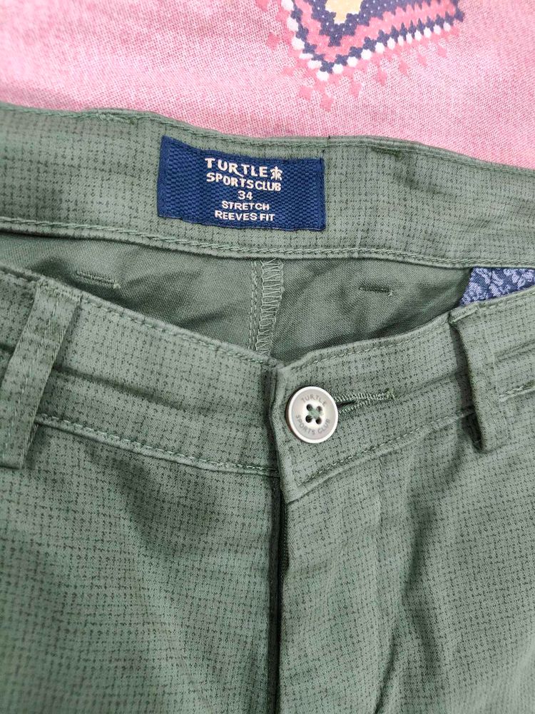 Turtle Sports Club Men's Green Pants (small tear n