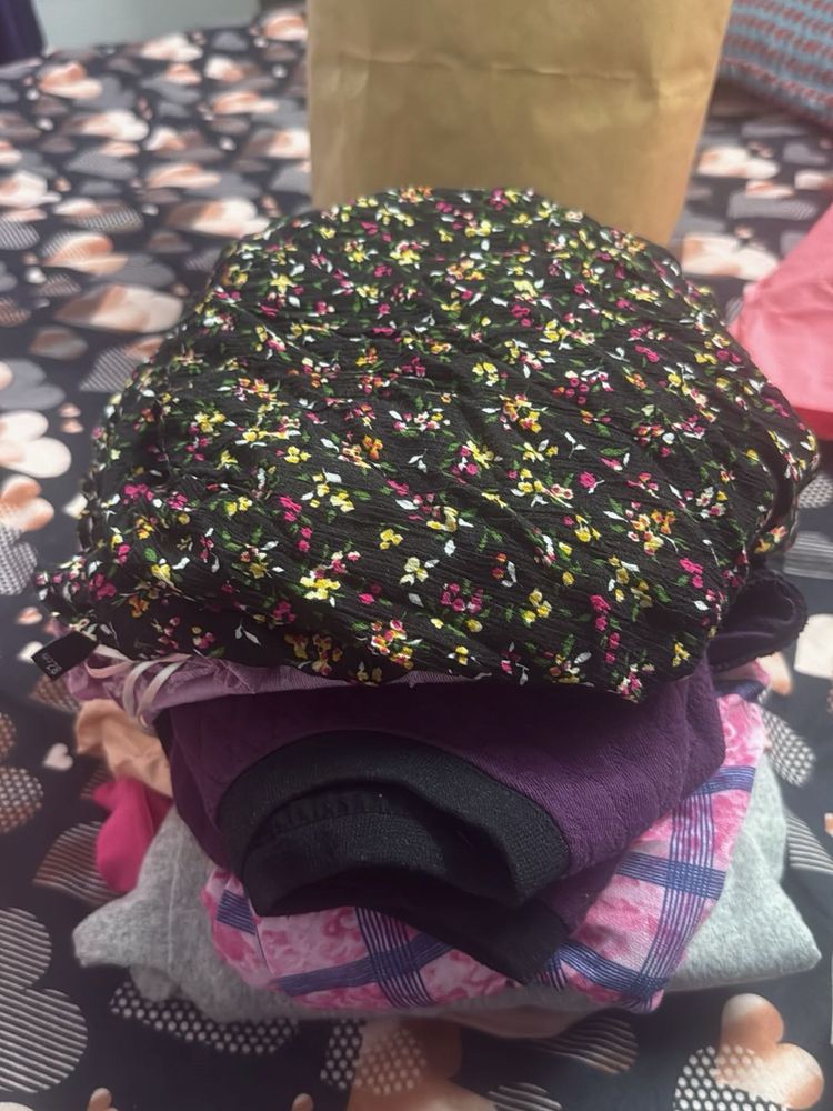 Donation box -Y2K women tops -size M